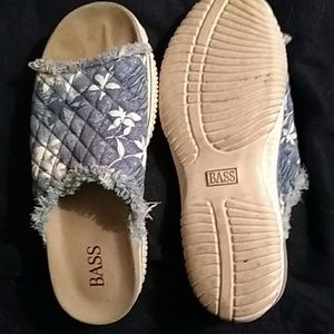 EUC Bass denim Slides sz 9M